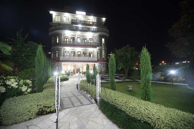 Hotel Peninsula Pokhara Exterior foto